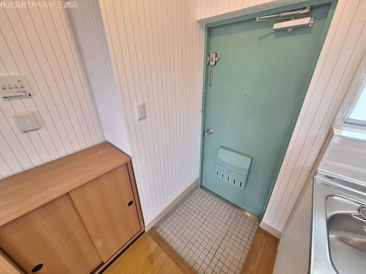 井口ビル武蔵野マンションの玄関