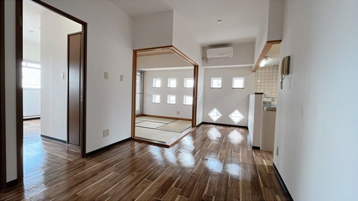 ラ・クール庭瀬の居間