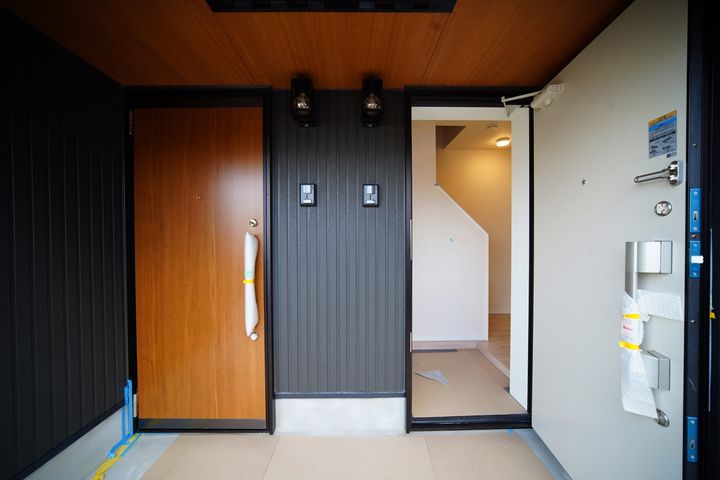 グランプレリュード 新築 ロフト付きの玄関