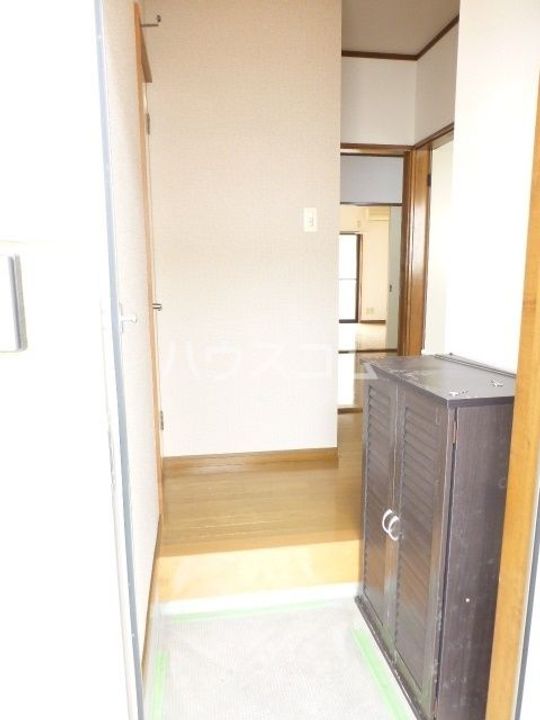 ウエストハイツAの玄関