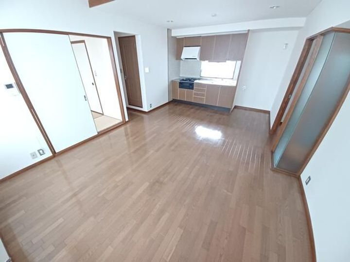 ハイム浅岡橋の居間