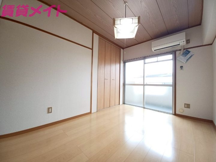 ワールドマンションの内装