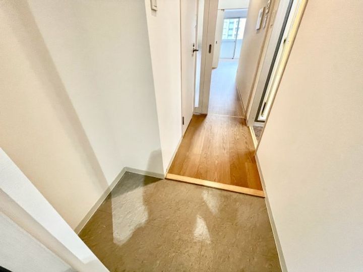 ニッケノーブルハイツ江坂の玄関