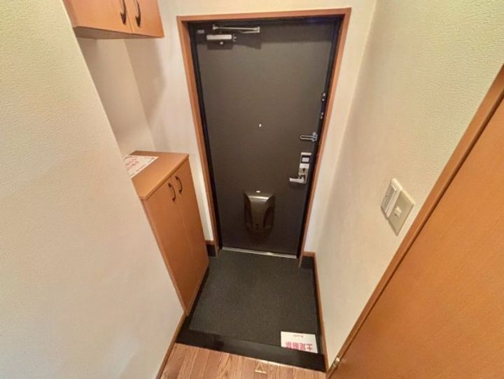 コーラル ガーデンの玄関