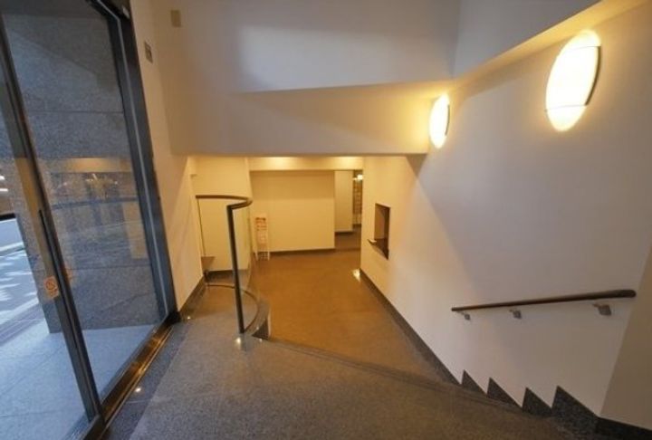 東京都中央区銀座8(マンション)の賃貸物件の地図