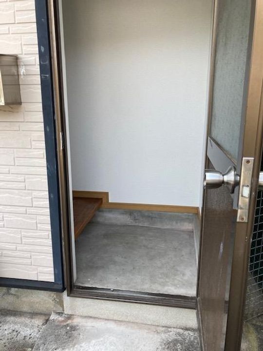 植田アパート(三和町)の玄関