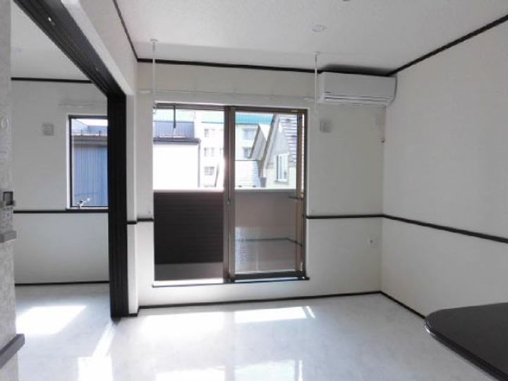 Sky City Yahaba IIの居間