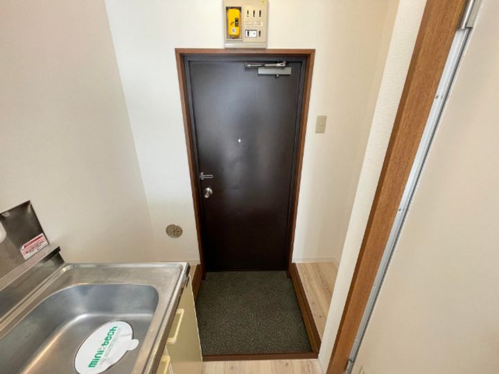 コーポ小林の玄関