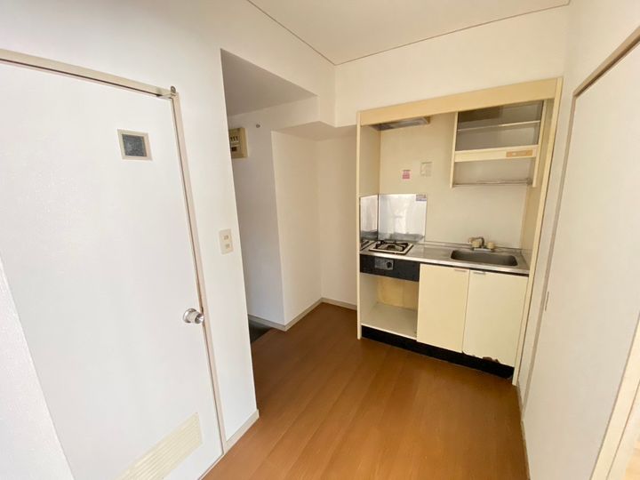 ジュエリーVの居間