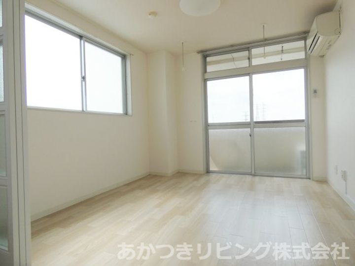 栃木県小山市城北2(マンション)の賃貸物件の居間
