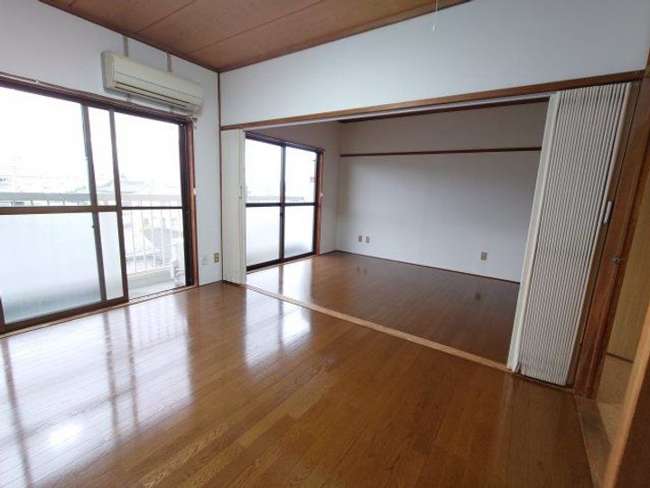 コーポ中沢Iの居間