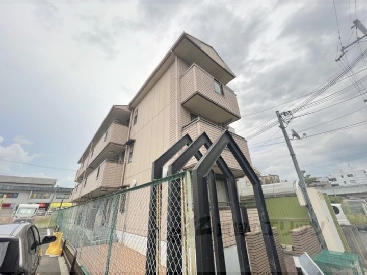 サニーコート西大寺の外観