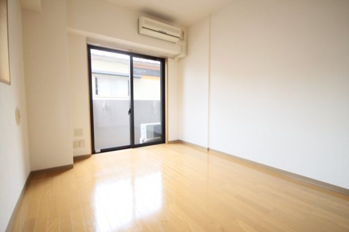 ミリオンガーデン小石川の居間