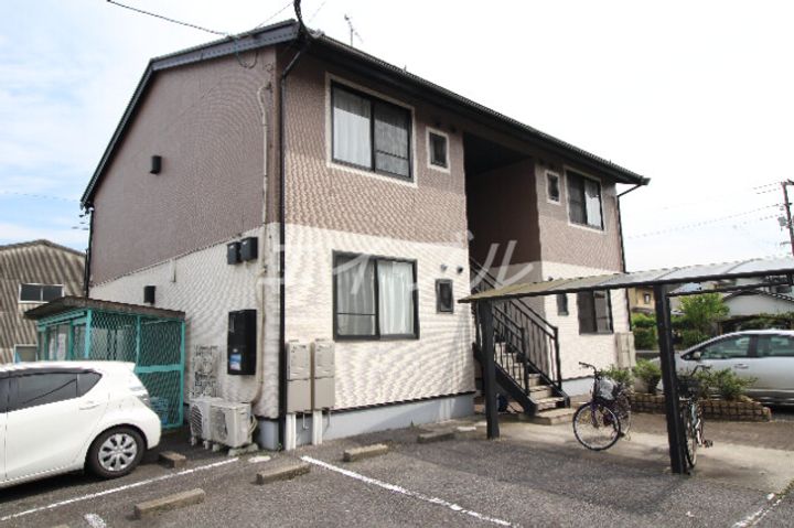 レーベンA棟の外観