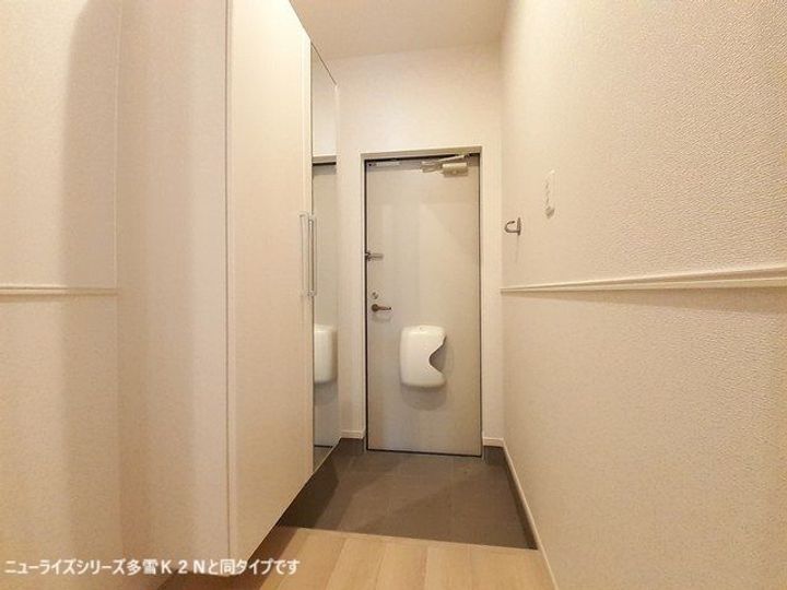 プラウド四屋 Iの玄関
