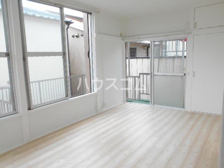東京都足立区東伊興3(一戸建)の賃貸物件の居間