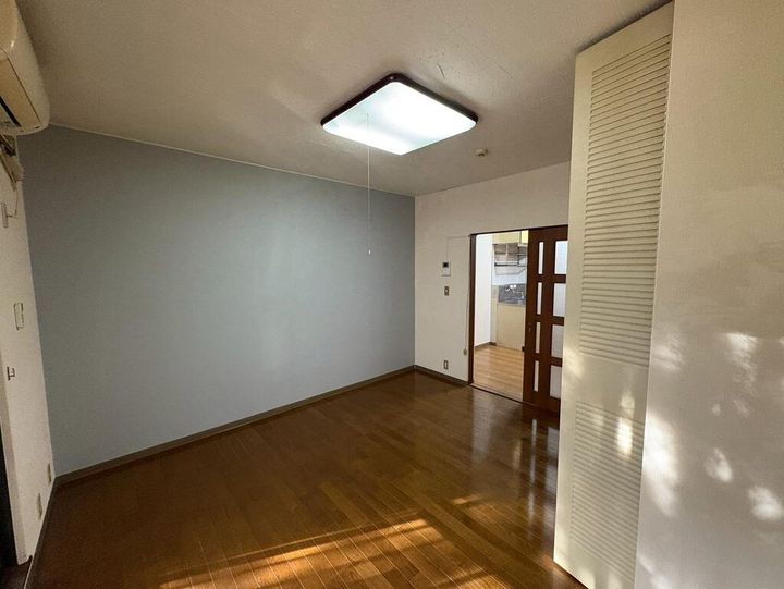 パルデンス泉中央の内装