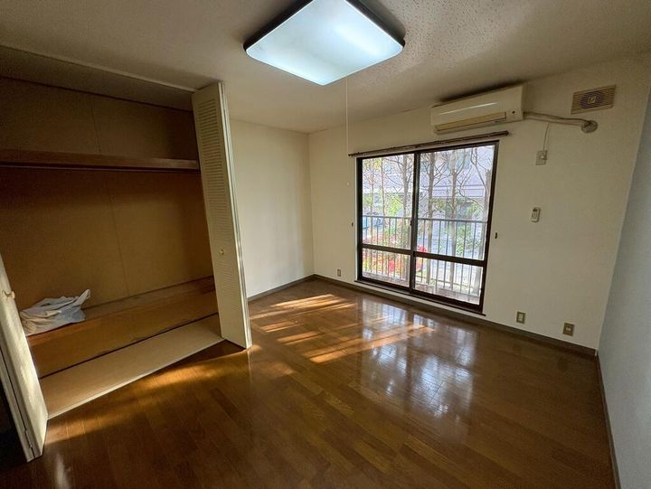 パルデンス泉中央の居間