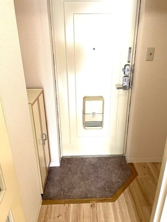 αNEXT北15条の玄関