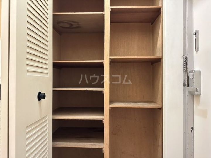 ロイヤルコート1の内装