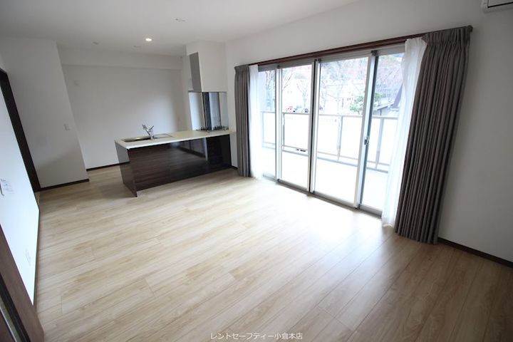 以和貴マンション須賀町の居間