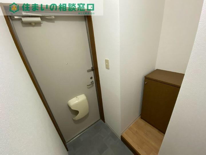 愛知県岡崎市大平町字天神前(アパート)の賃貸物件の玄関