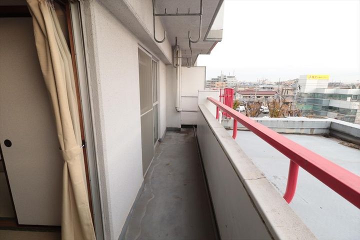 芦山ビルの内装