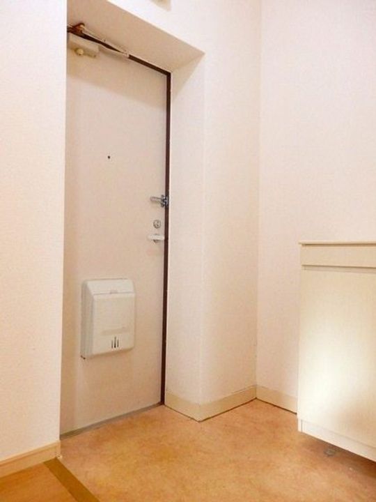 ひまわりBの玄関