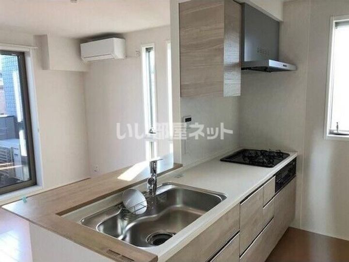 栃木県下野市医大前4(マンション)の賃貸物件のキッチン