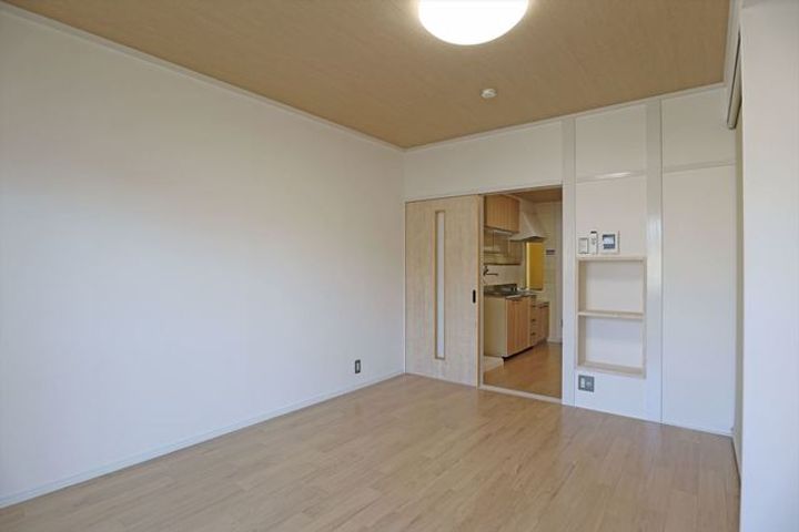 館アズビックの内装