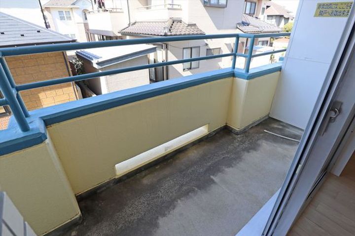 館アズビックの内装