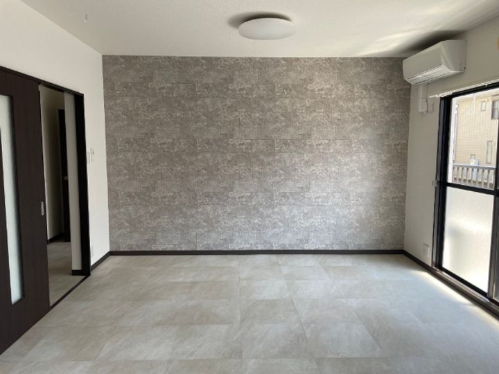 エクセルオオタケの居間