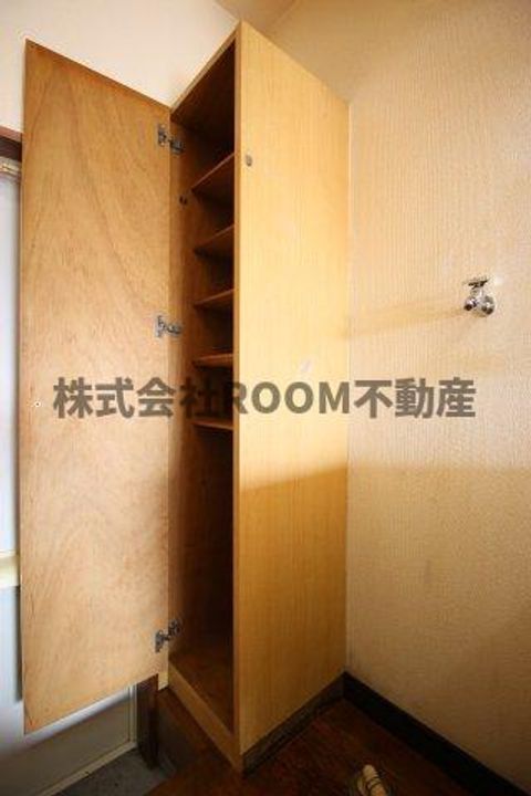 あいらんど花繰 Bの玄関