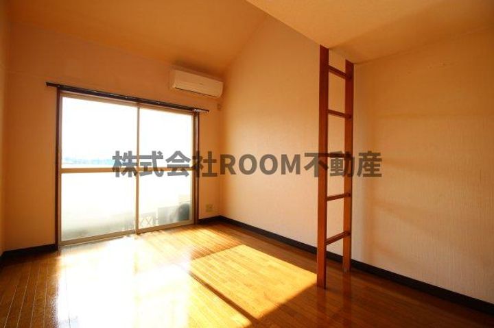 あいらんど花繰 Bの居間