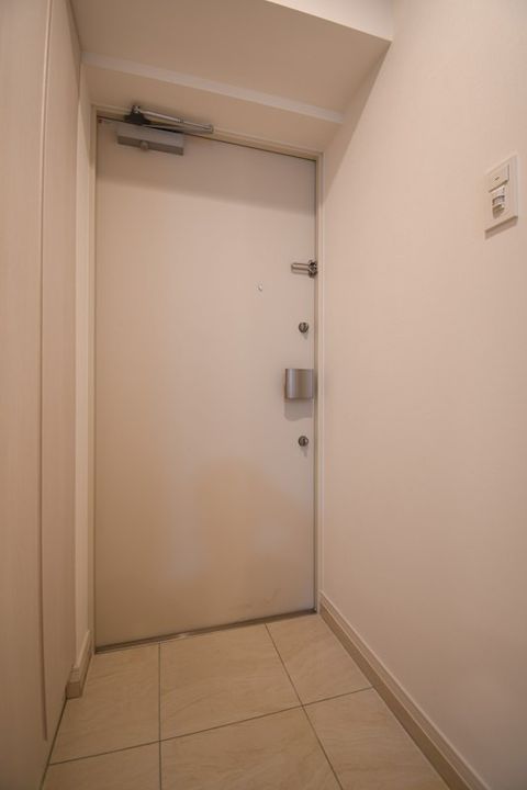 東京都足立区竹の塚4(マンション)の賃貸物件の玄関