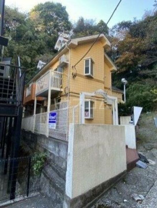 エルムハイツ追浜の外観