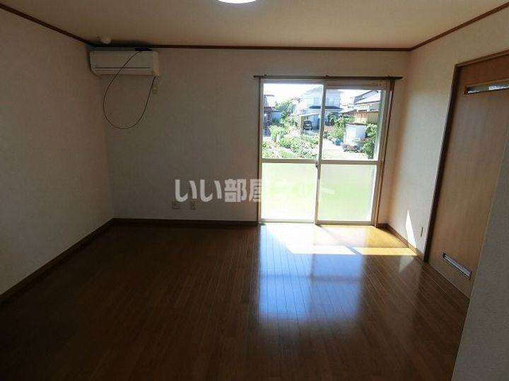 プレタメゾン壱号館の居間