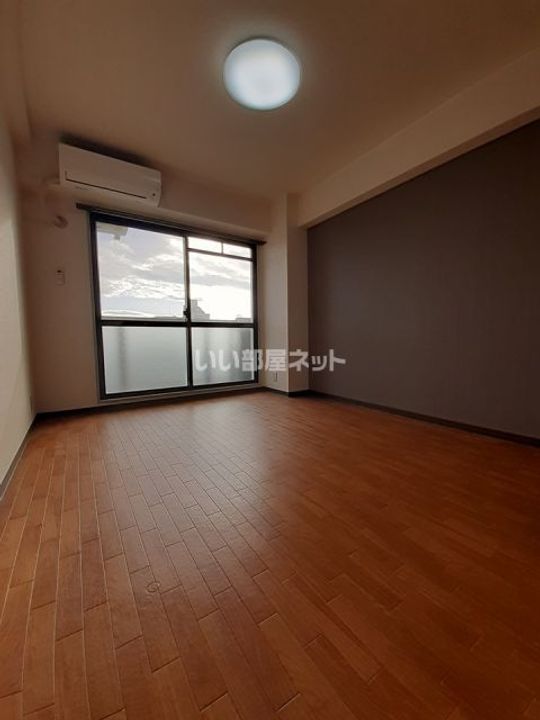 兵庫県明石市桜町(マンション)の賃貸物件の居間