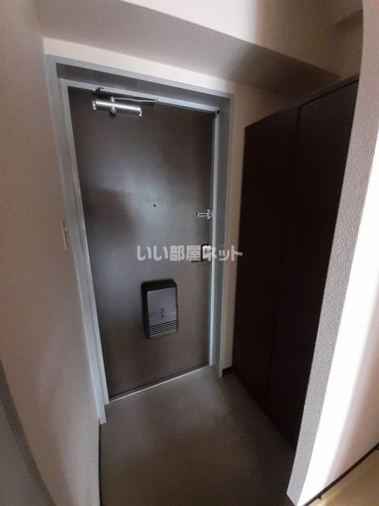 兵庫県明石市桜町(マンション)の賃貸物件の玄関