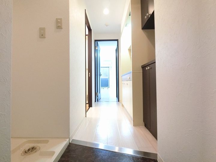 GROOVE千船駅前の玄関