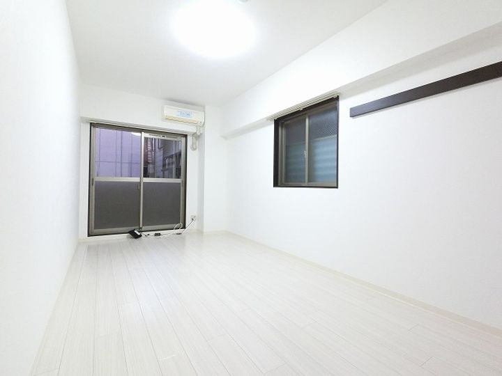 GROOVE千船駅前の内装