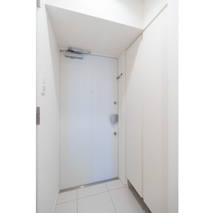 コンフォリア・リヴ新中野SOUTHの玄関