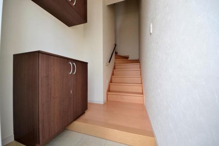 香川県善通寺市原田町(アパート)の賃貸物件の玄関