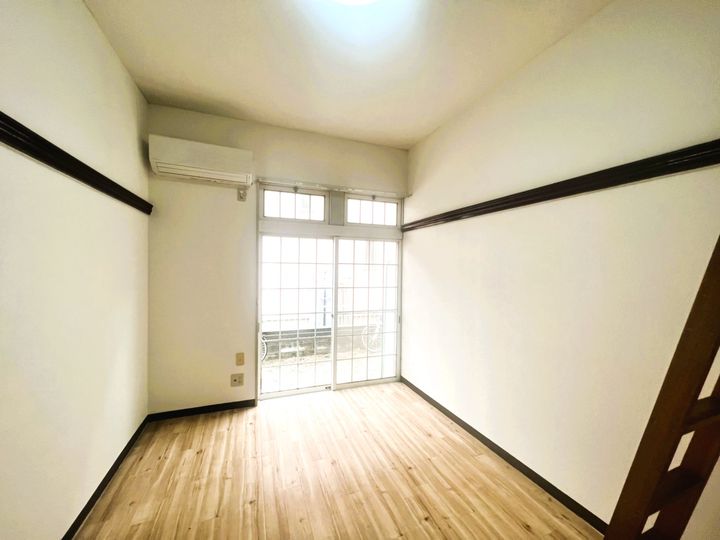 アリス上柴18号館の居間