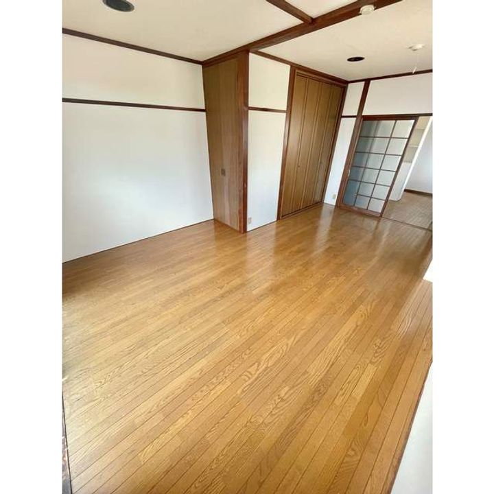 白石ビルの内装