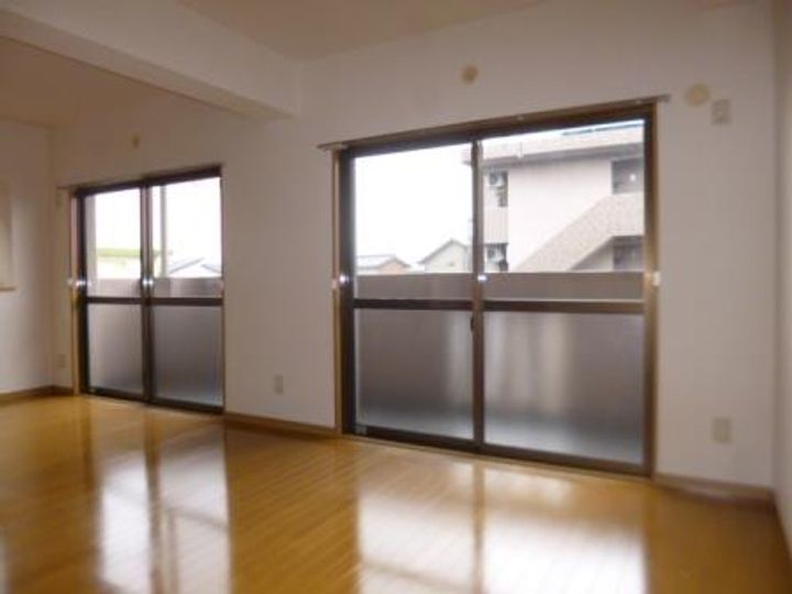 ピュアタウンIIの内装