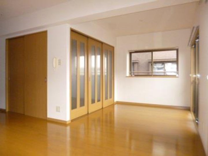 ピュアタウンIIの居間