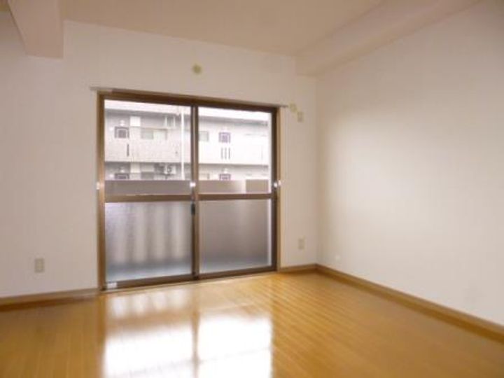 ピュアタウンIIの居間