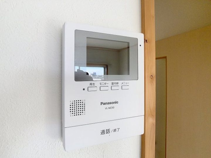 Wise Iwasakiの内装