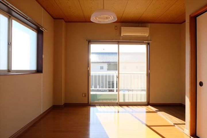 ハシモトハイツの居間